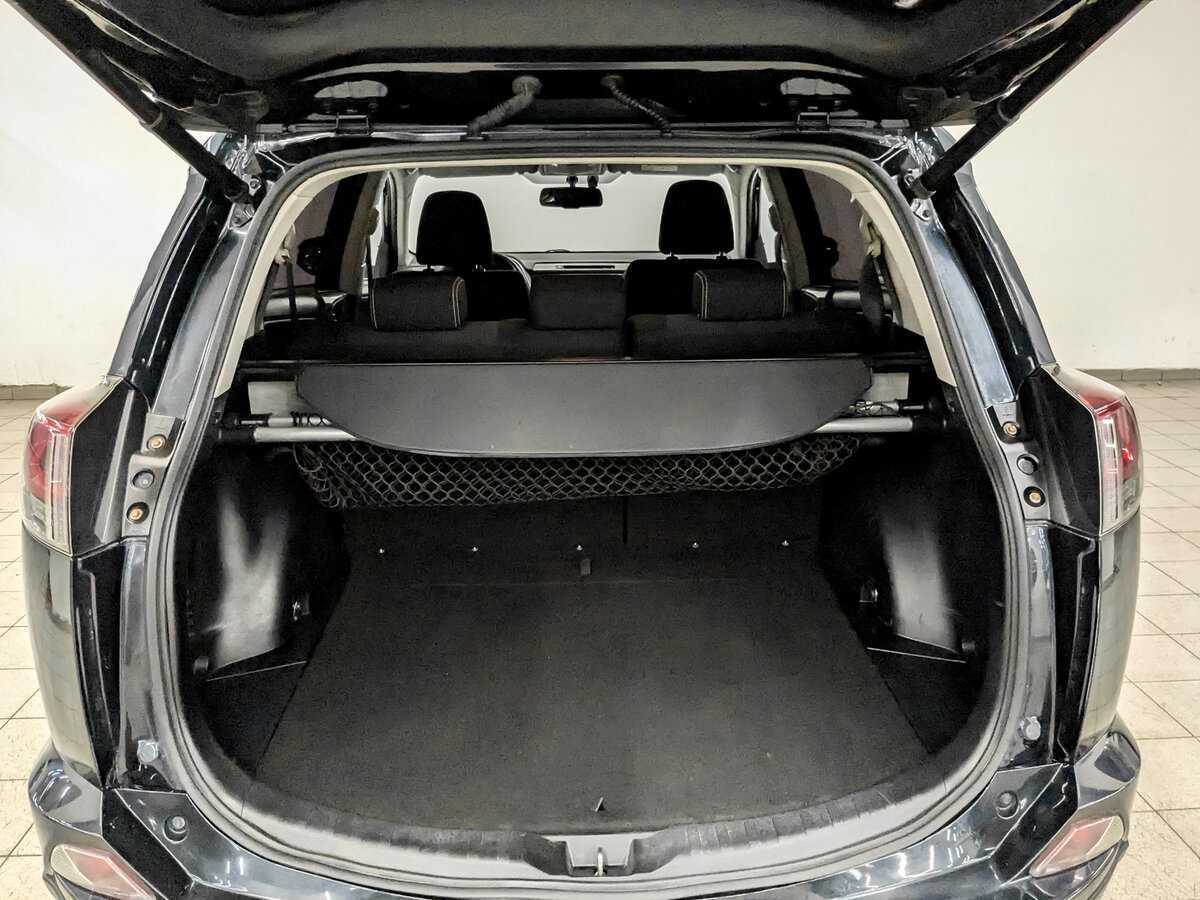 Toyota RAV4 2017 года с пробегом. Фото: #9