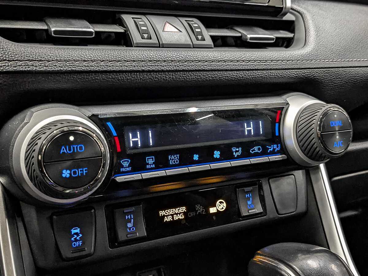 Toyota RAV4 2021 года с пробегом. Фото: #18