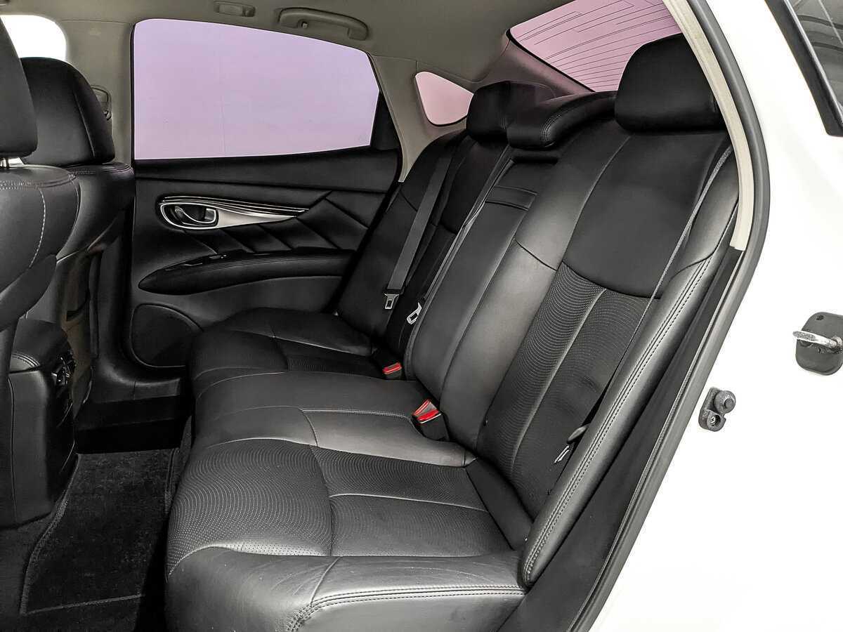 Infiniti Q70 2016 года с пробегом. Фото: #17