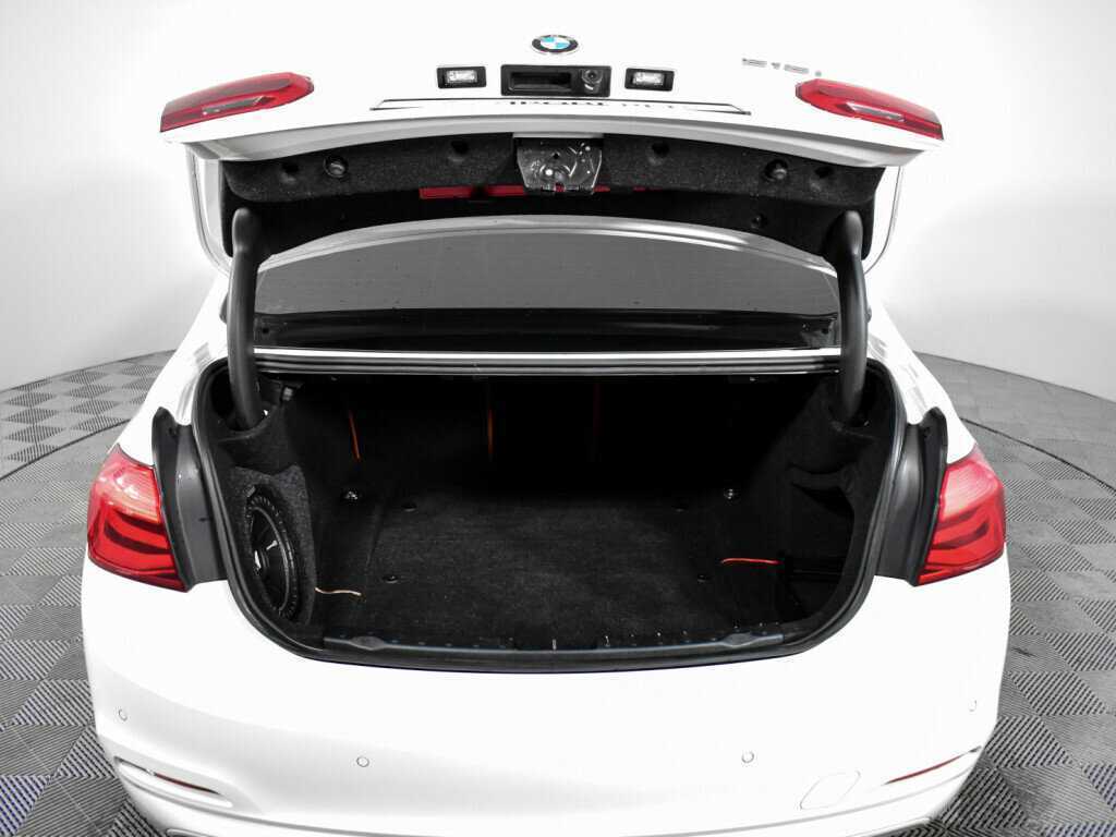 BMW 3 серии 2017 года с пробегом. Фото: #22