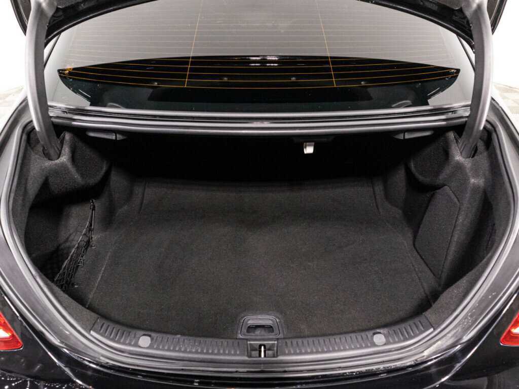 Mercedes-Benz E-Класс 2018 года с пробегом. Фото: #14