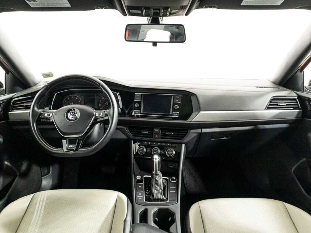 Volkswagen Jetta 2018 года с пробегом. Фото: #12