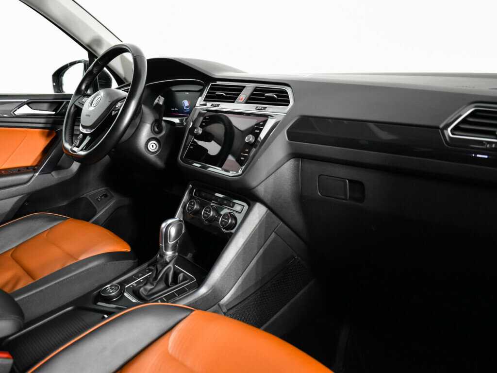 Volkswagen Tiguan 2018 года с пробегом. Фото: #8