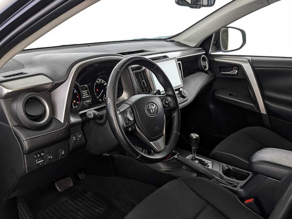 Toyota RAV4 2017 года с пробегом. Фото: #13