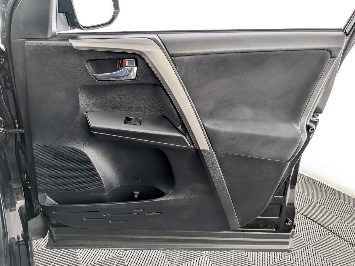 Toyota RAV4 2017 года с пробегом. Фото: #22