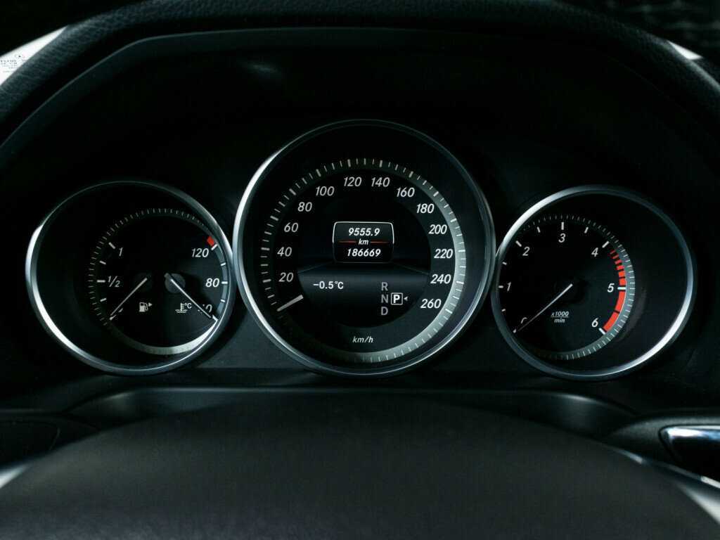 Mercedes-Benz E-Класс 2014 года с пробегом. Фото: #10