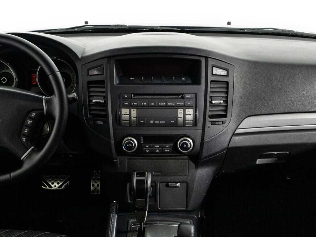 Mitsubishi Pajero 2013 года с пробегом. Фото: #21