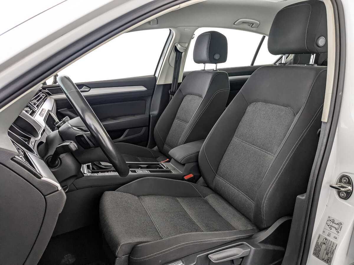 Volkswagen Passat 2019 года с пробегом. Фото: #16