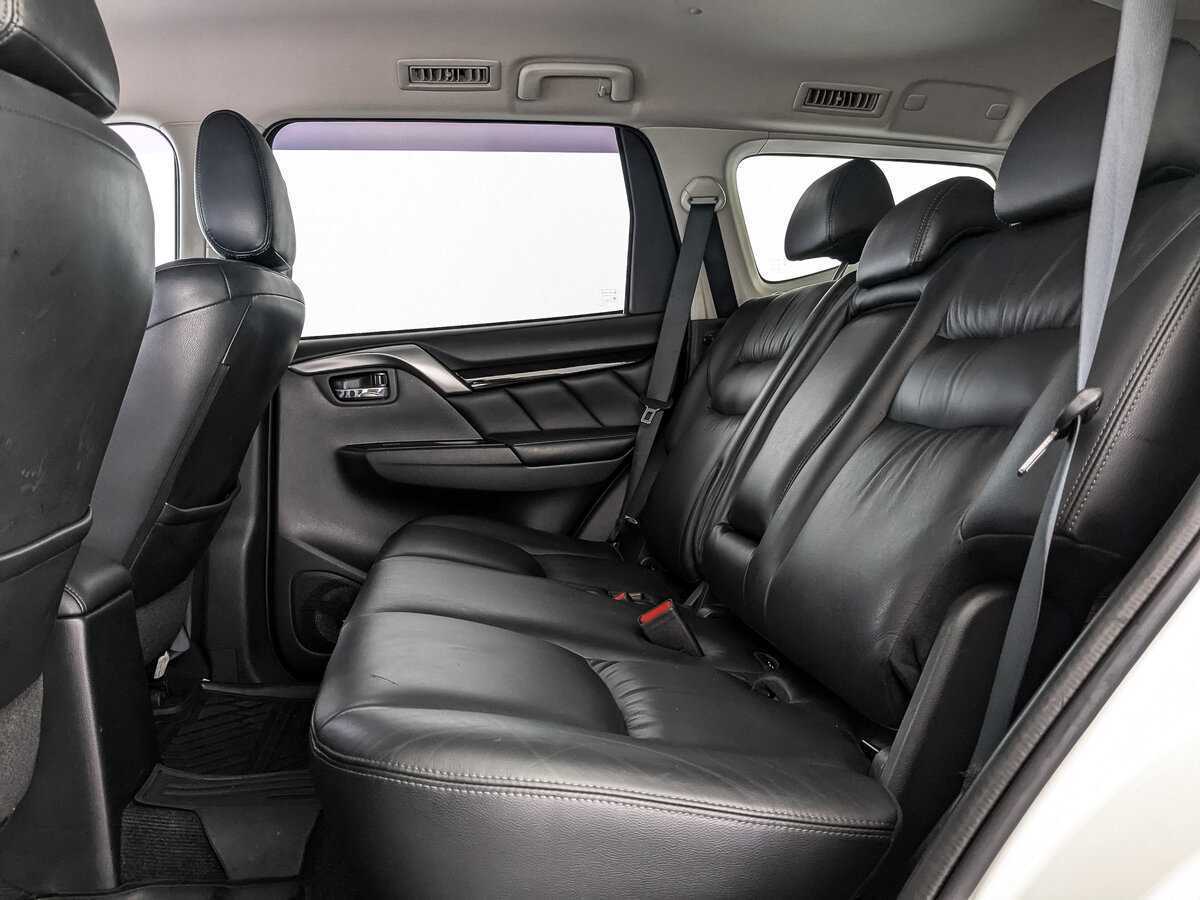 Mitsubishi Pajero Sport 2017 года с пробегом. Фото: #15