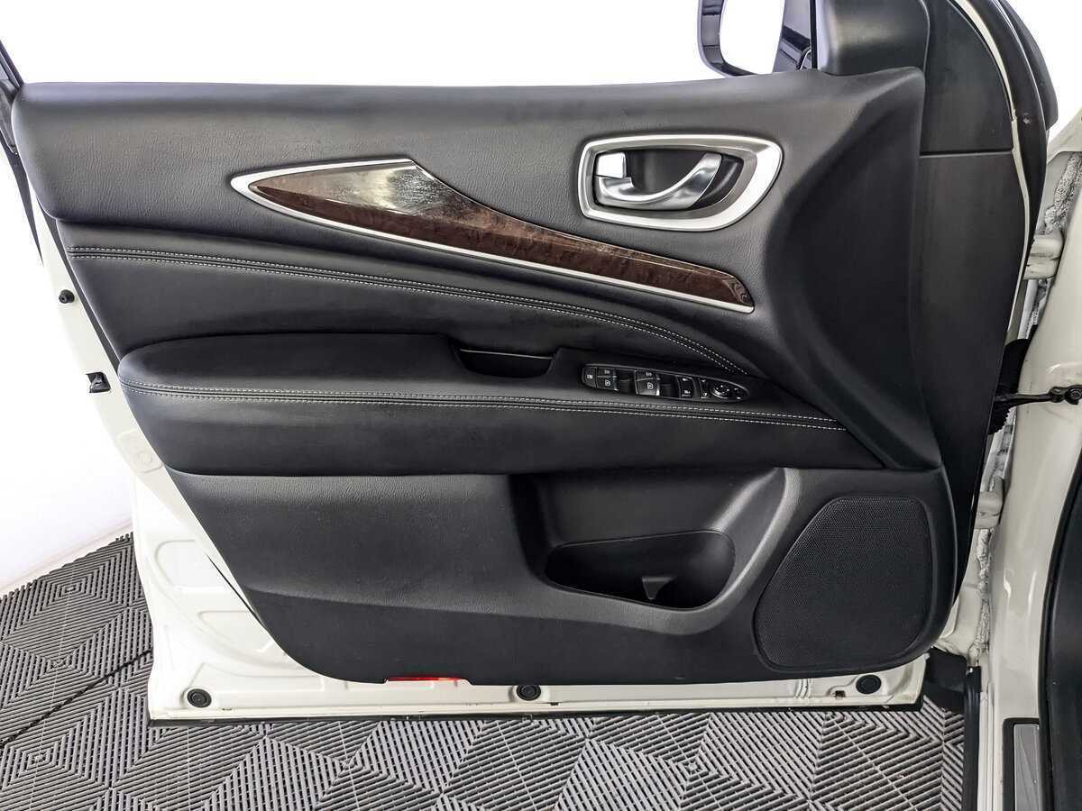 Infiniti QX60 2017 года с пробегом. Фото: #16