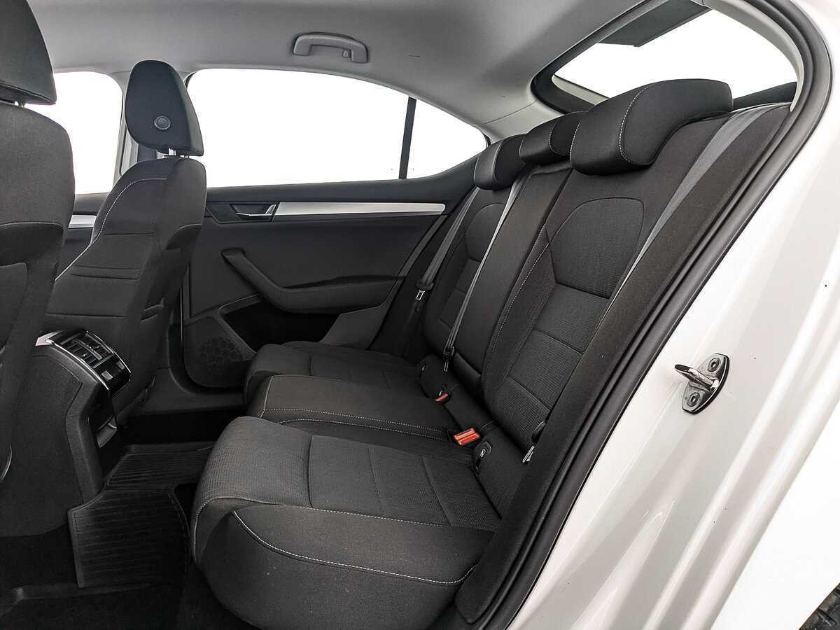 Skoda Superb 2017 года с пробегом. Фото: #17