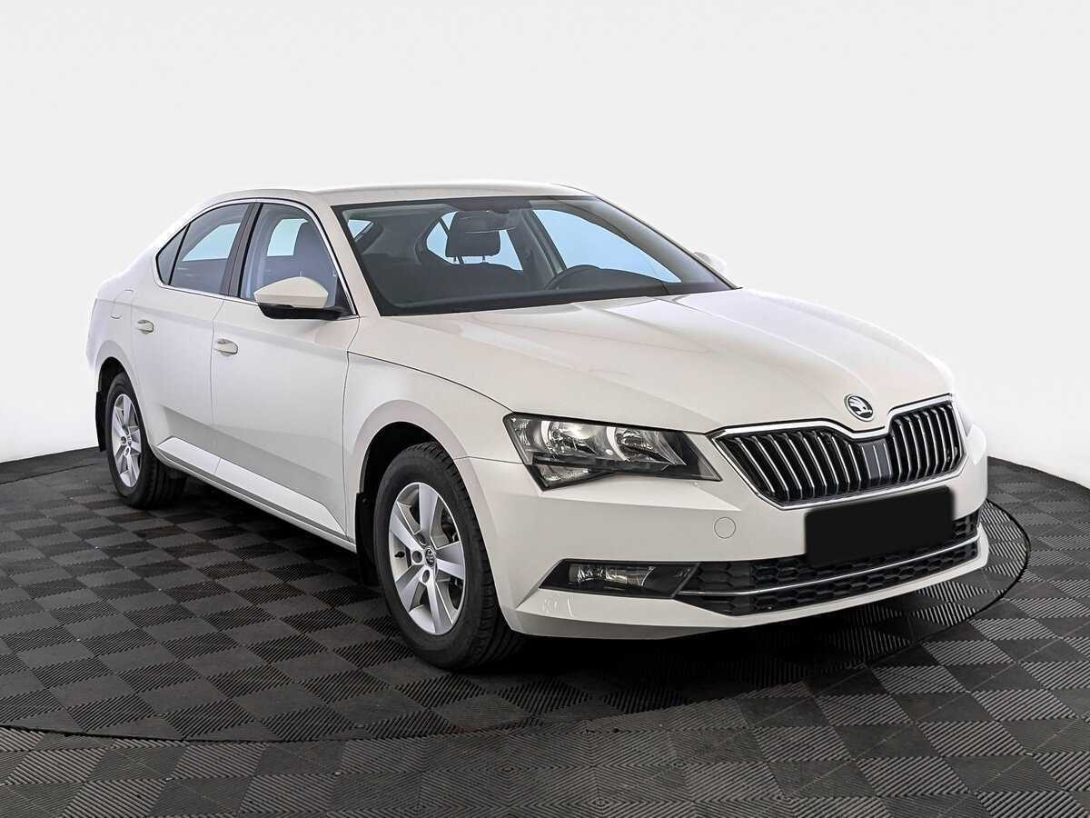 Skoda Superb 2017 года с пробегом. Фото: #2