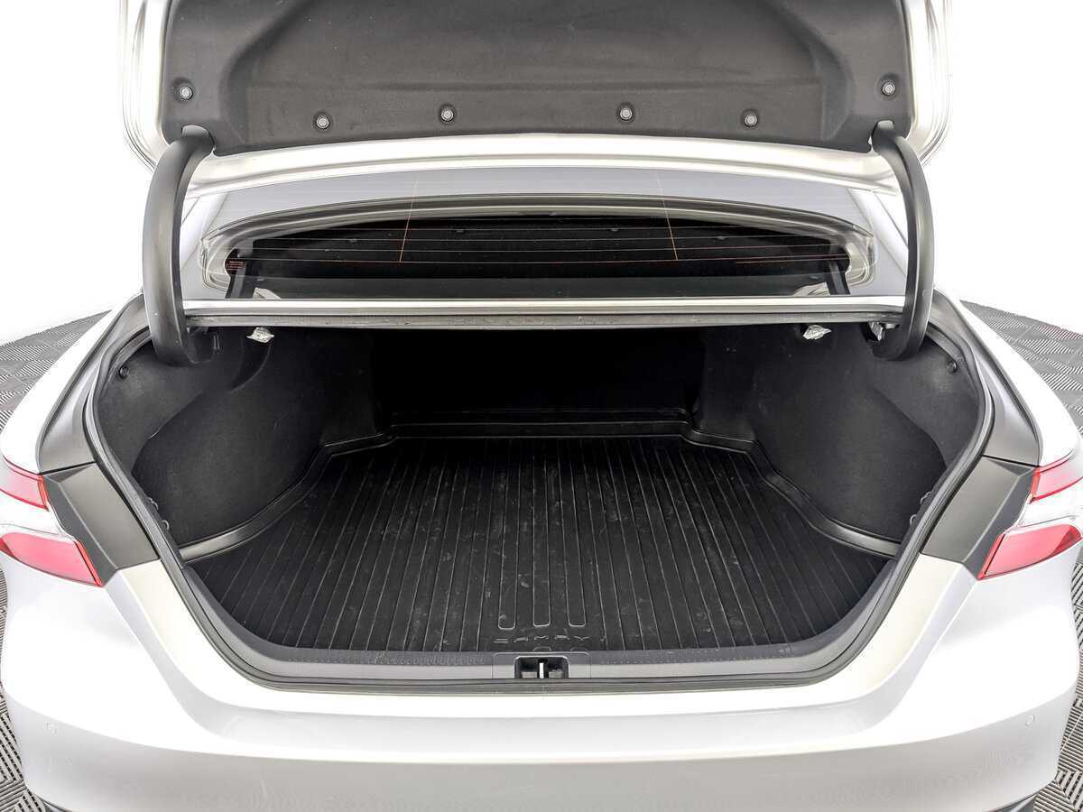 Toyota Camry 2019 года с пробегом. Фото: #9