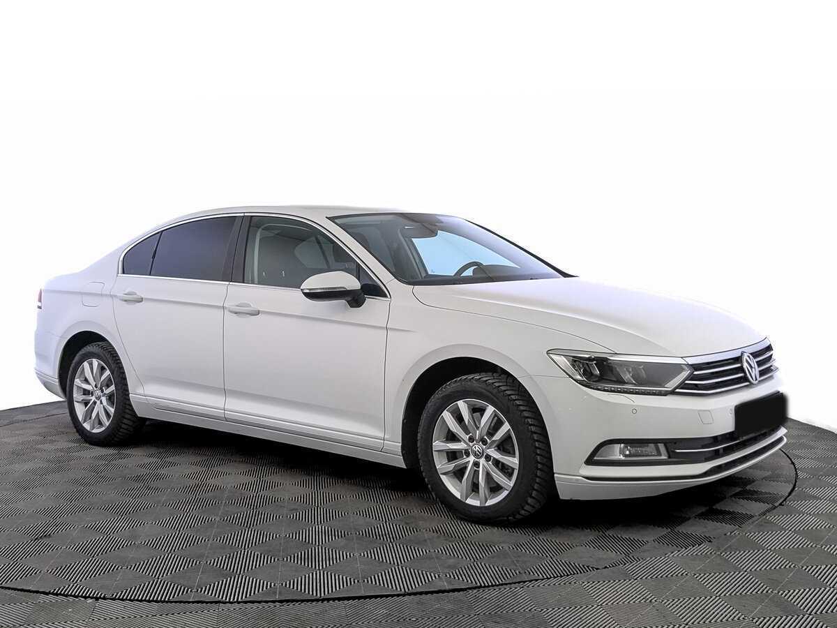 Volkswagen Passat 2019 года с пробегом. Фото: #2