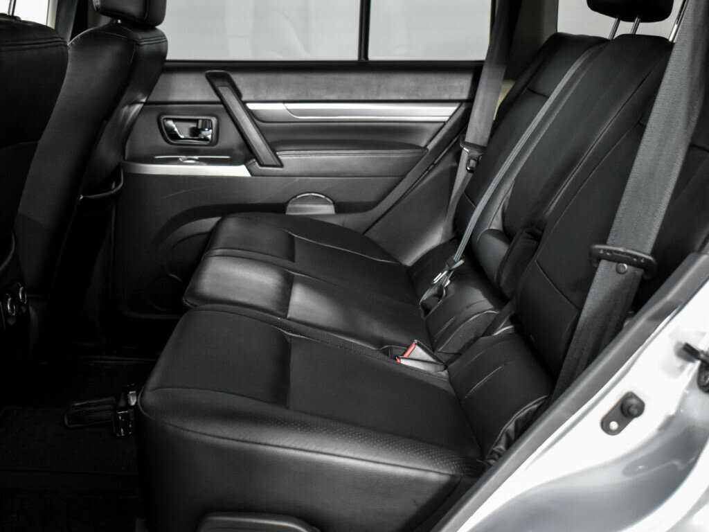 Mitsubishi Pajero 2013 года с пробегом. Фото: #13