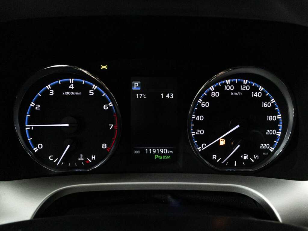 Toyota RAV4 2017 года с пробегом. Фото: #11