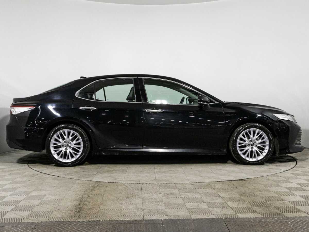 Toyota Camry 2018 года с пробегом. Фото: #3