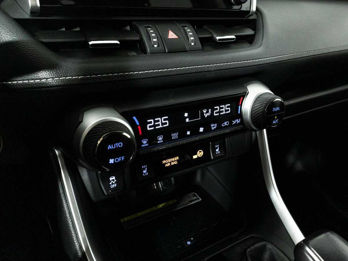 Toyota RAV4 2021 года с пробегом. Фото: #18