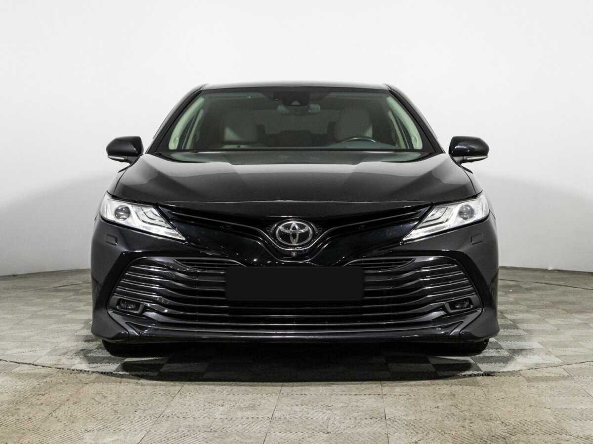 Toyota Camry 2018 года с пробегом. Фото: #1