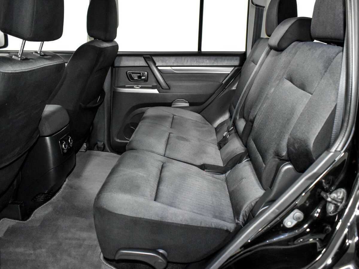 Mitsubishi Pajero 2013 года с пробегом. Фото: #7