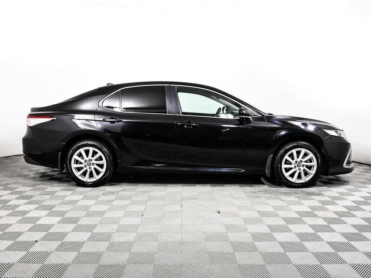 Toyota Camry 2022 года с пробегом. Фото: #3