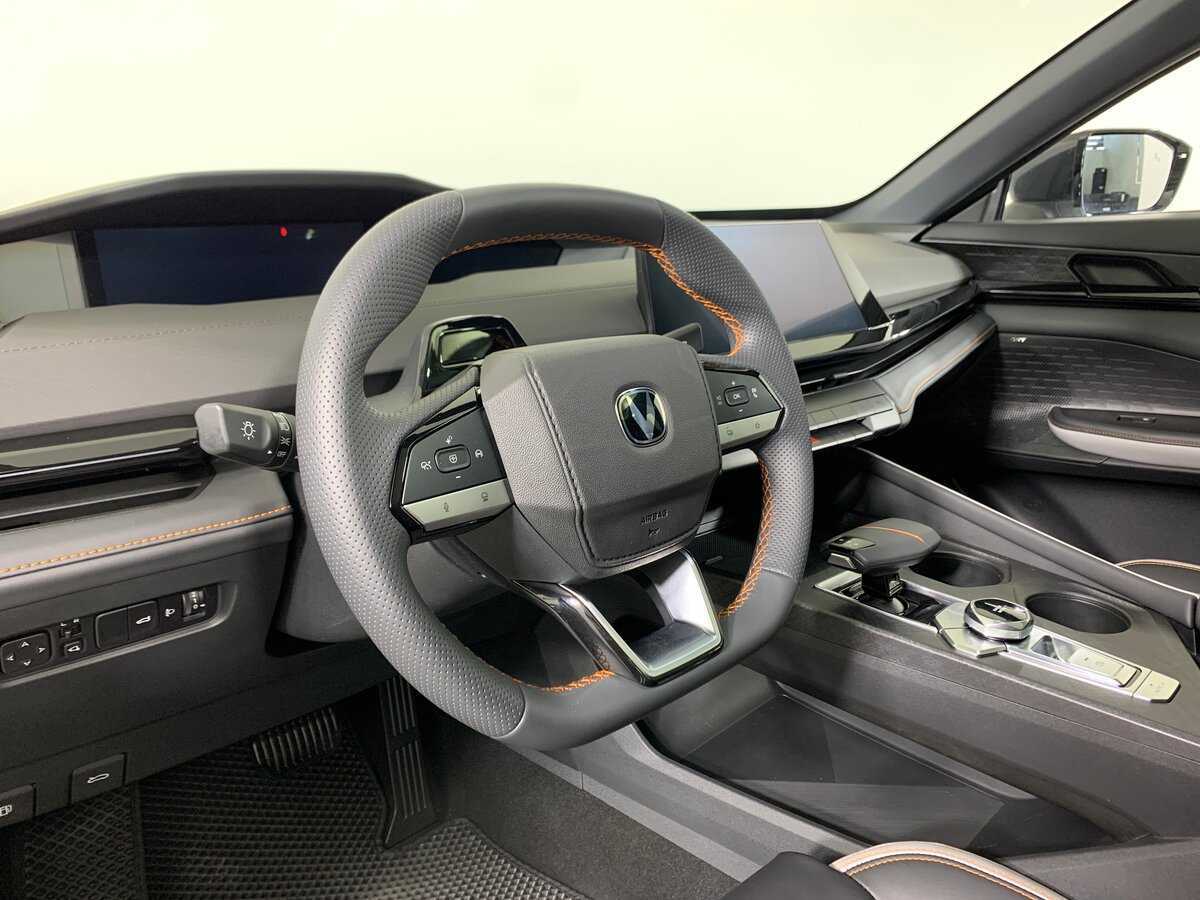 Changan UNI-V 2024 года с пробегом. Фото: #11