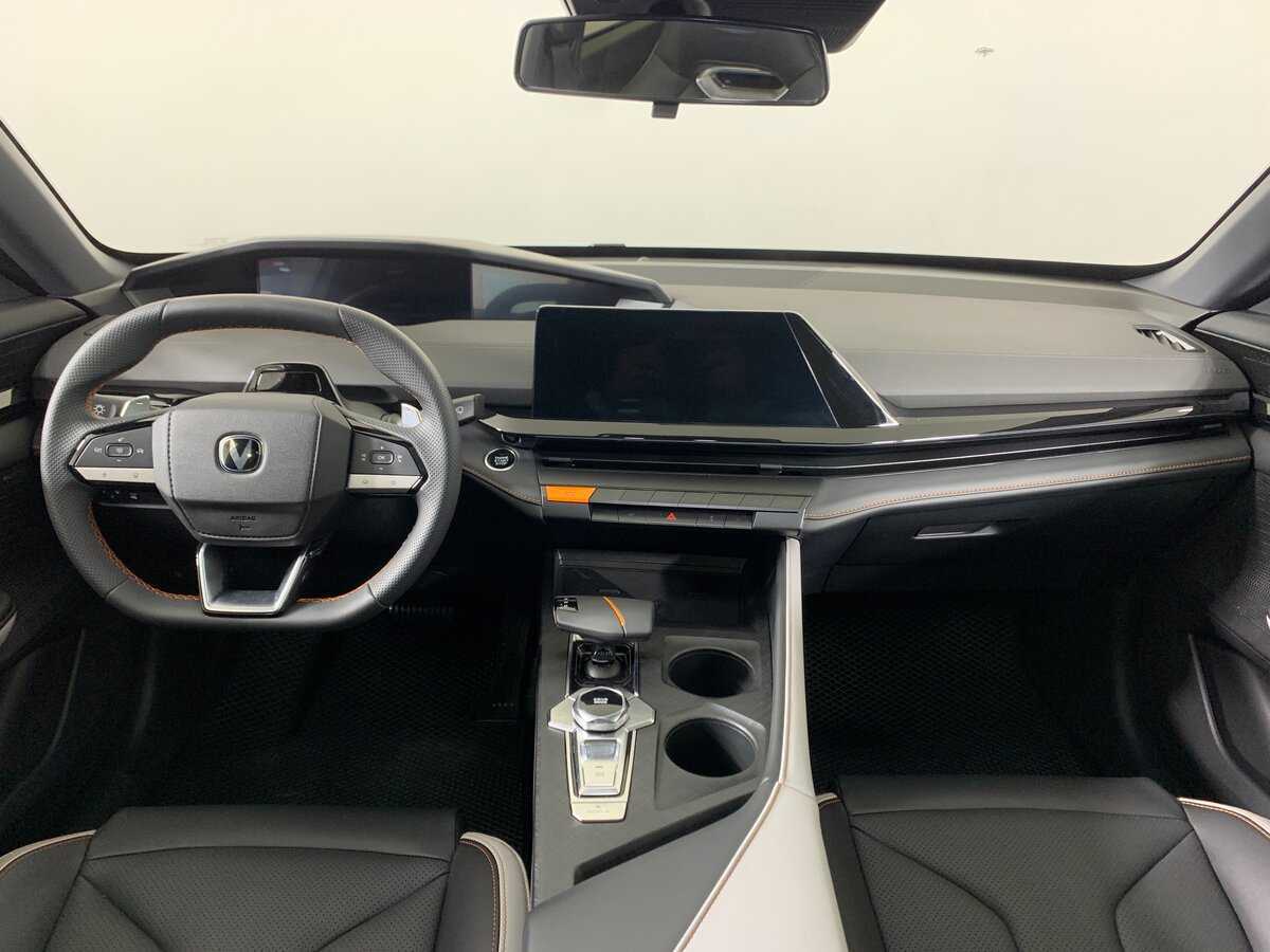 Changan UNI-V 2024 года с пробегом. Фото: #12