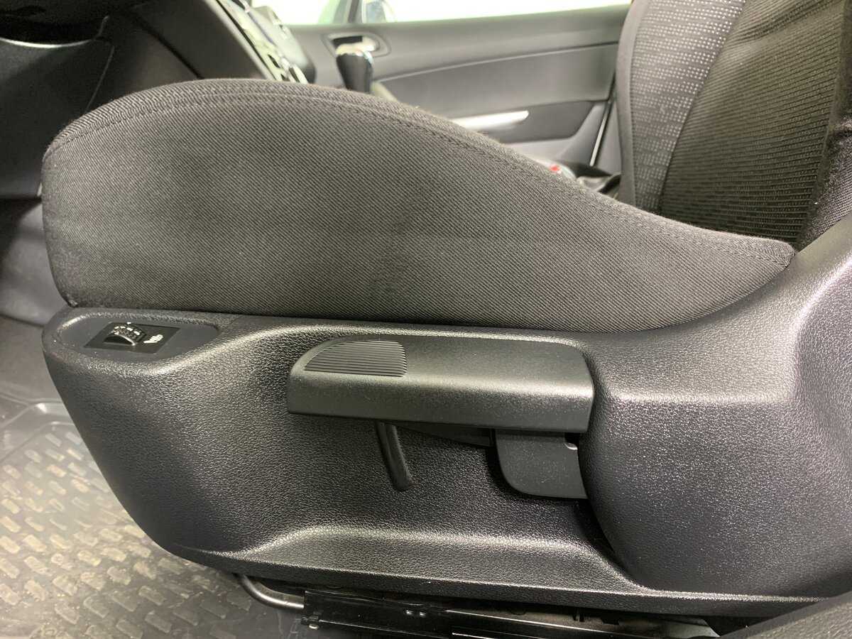 Peugeot 308 2012 года с пробегом. Фото: #16