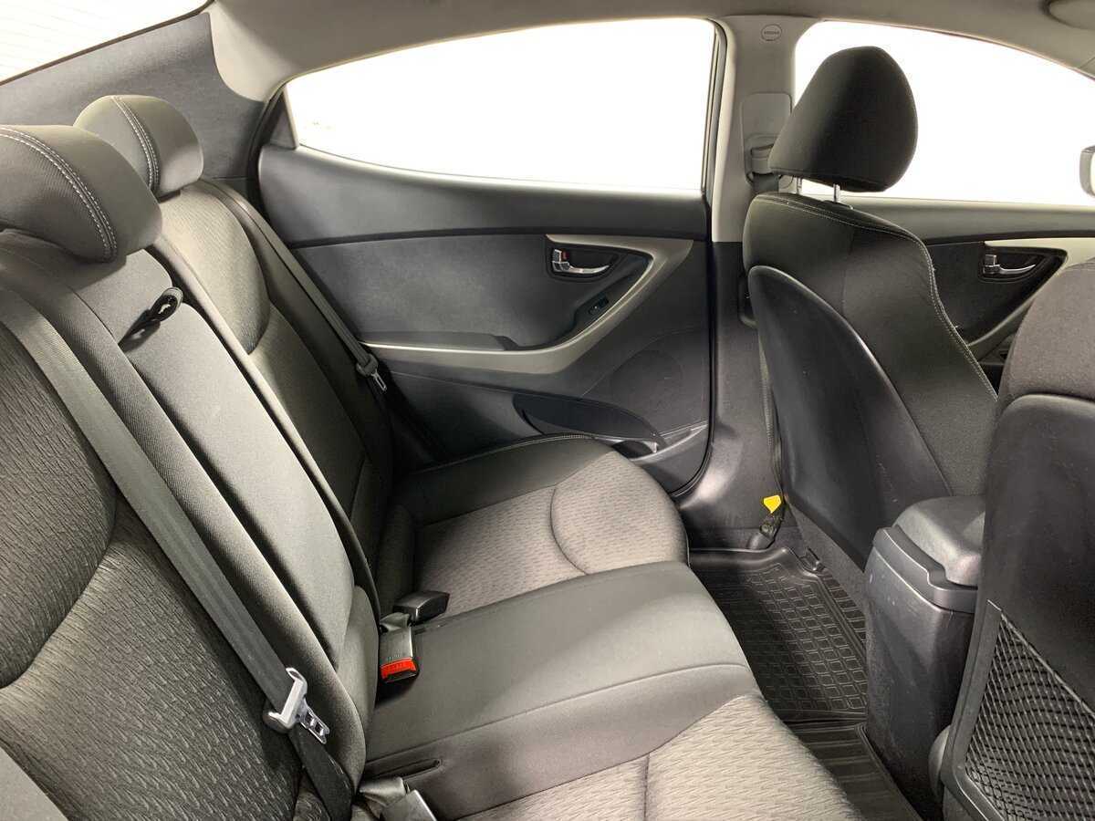 Hyundai Elantra 2012 года с пробегом. Фото: #17