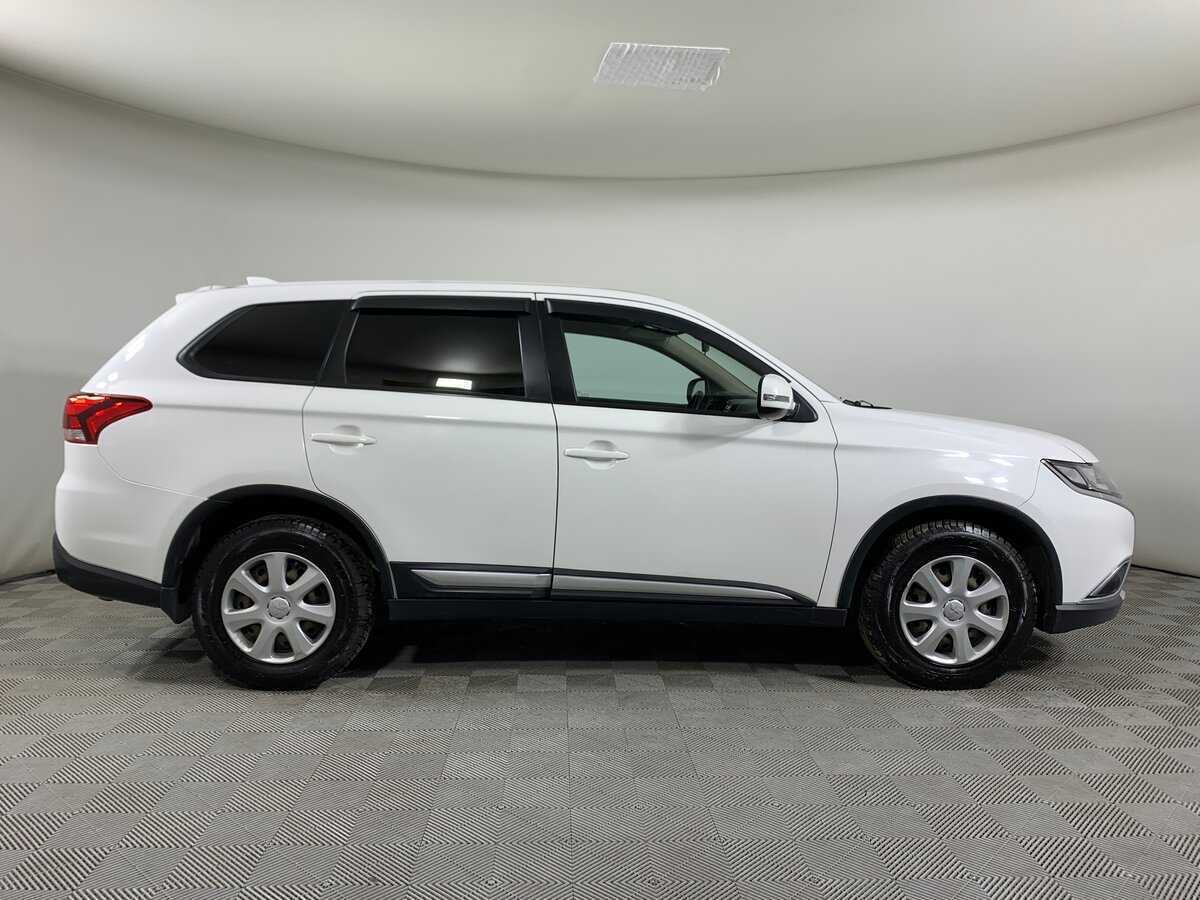 Mitsubishi Outlander 2017 года с пробегом. Фото: #3