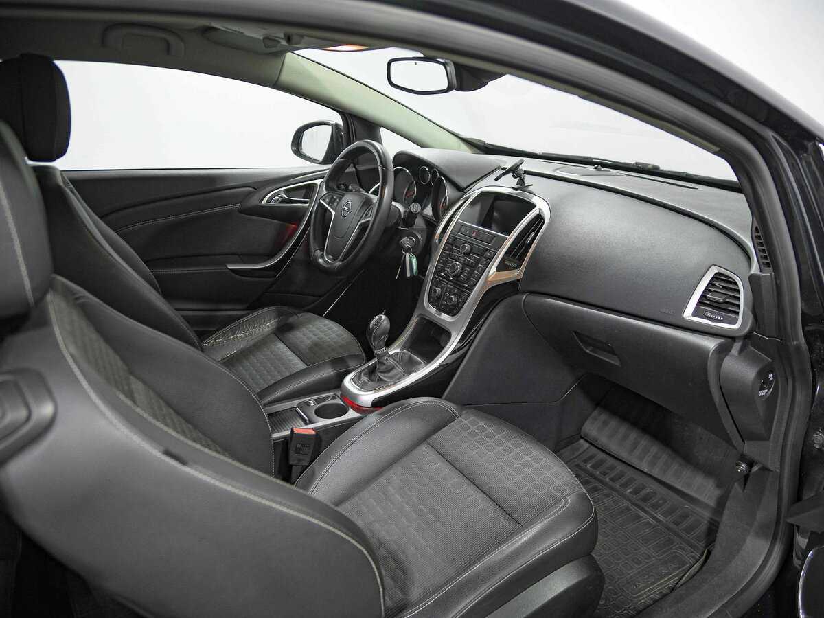Opel Astra 2012 года с пробегом. Фото: #13