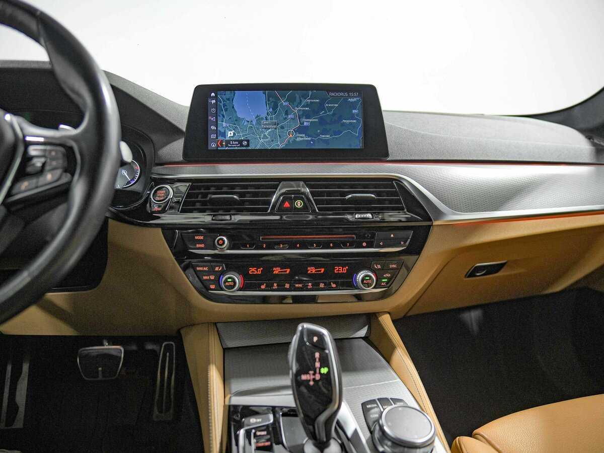 BMW 5 серии 2017 года с пробегом. Фото: #8