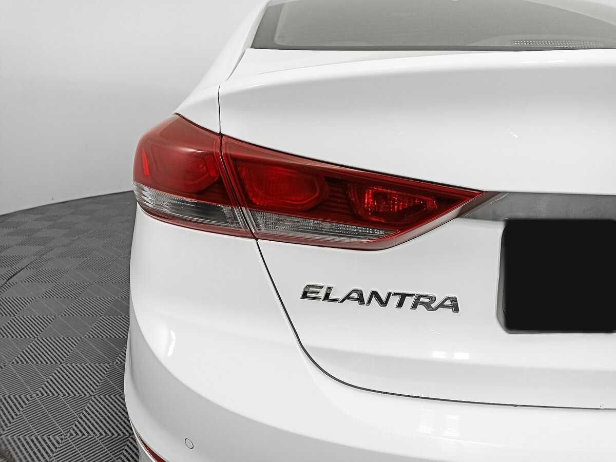 Hyundai Elantra 2017 года с пробегом. Фото: #8