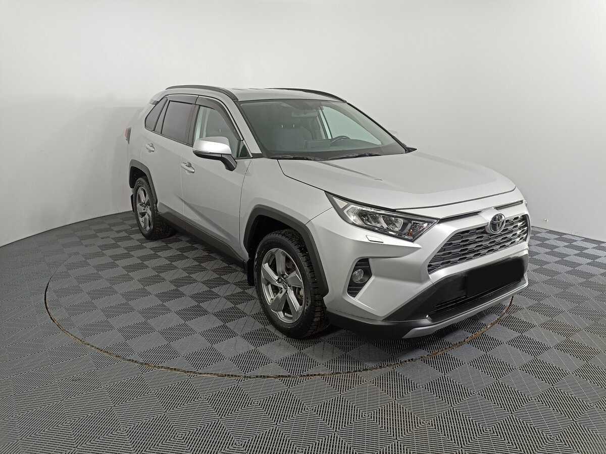 Toyota RAV4 2019 года с пробегом. Фото: #2