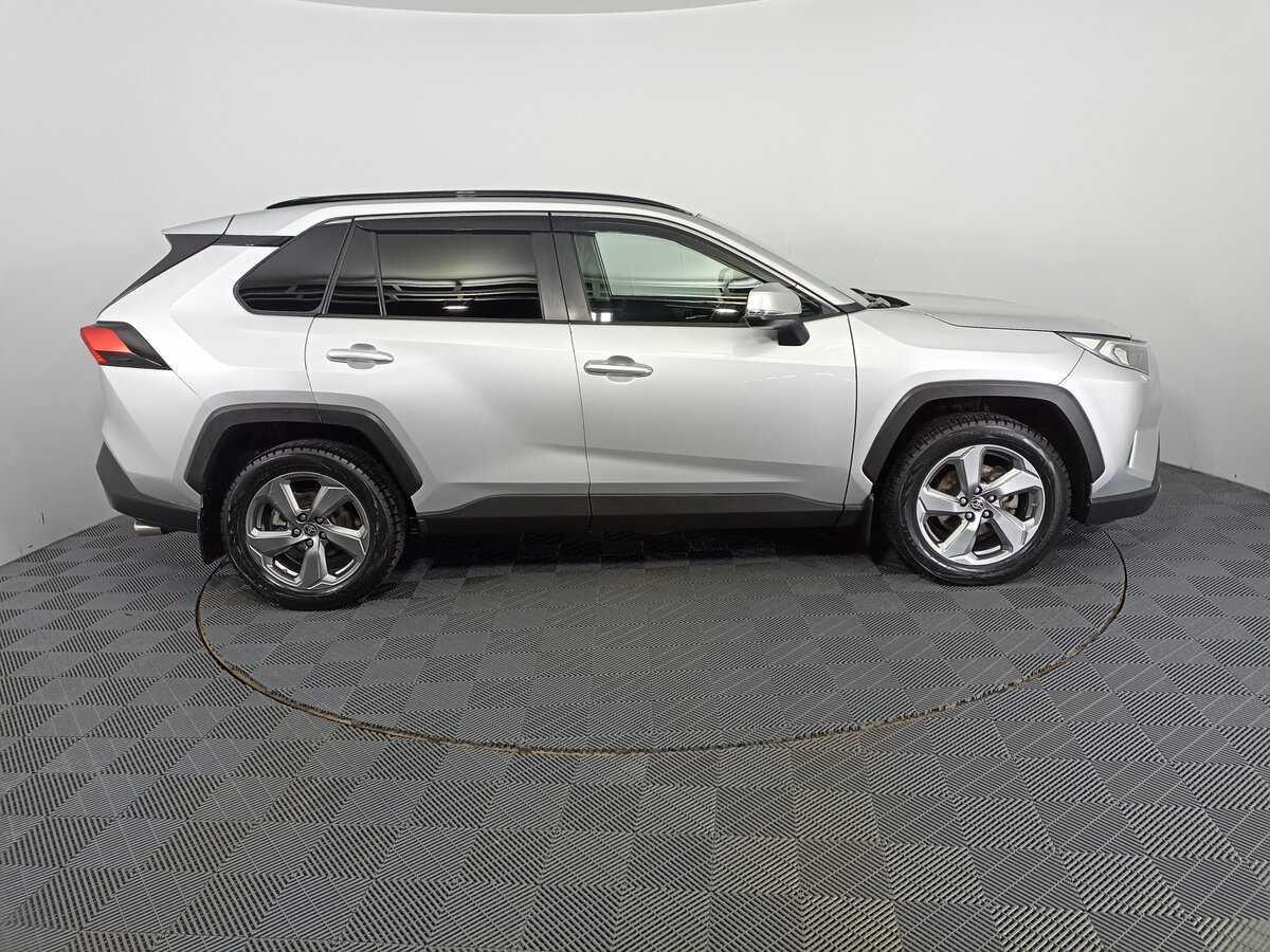 Toyota RAV4 2019 года с пробегом. Фото: #3