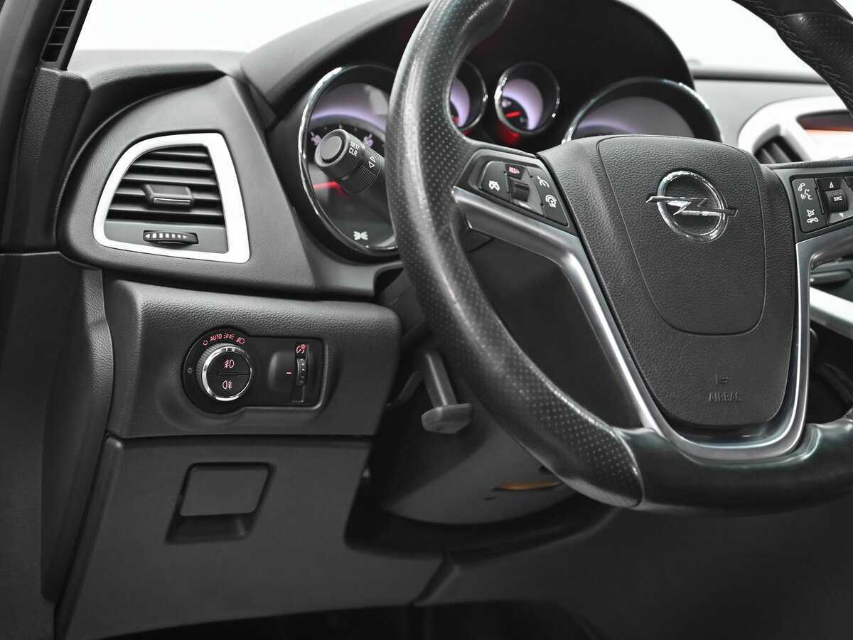 Opel Astra 2012 года с пробегом. Фото: #6