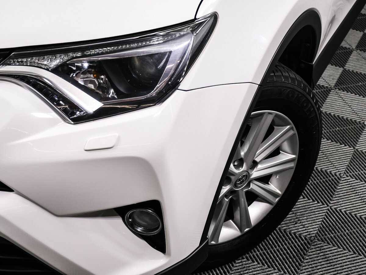Toyota RAV4 2017 года с пробегом. Фото: #12