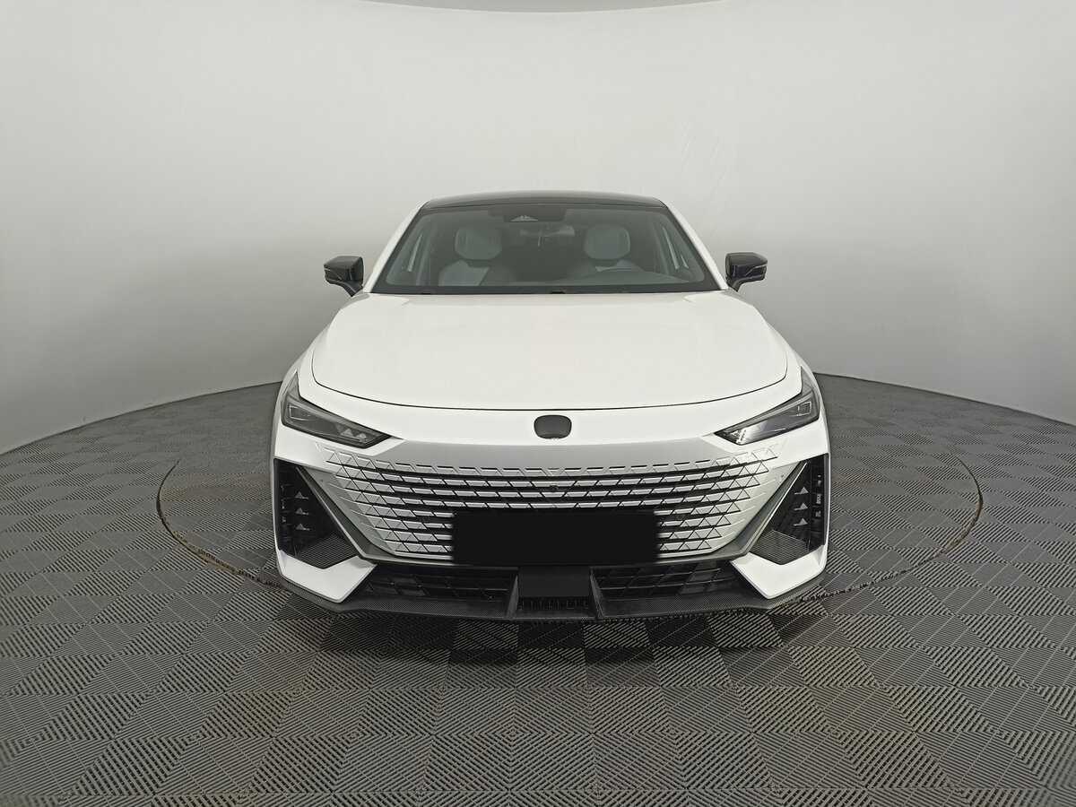 Changan UNI-V 2023 года с пробегом. Фото: #1