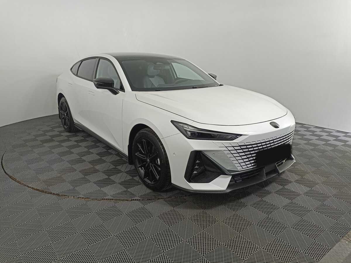 Changan UNI-V 2023 года с пробегом. Фото: #2