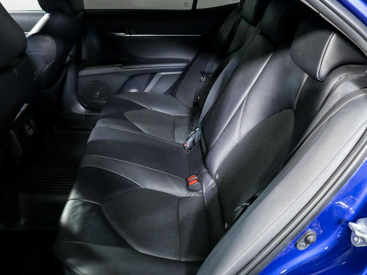 Toyota Camry 2021 года с пробегом. Фото: #6