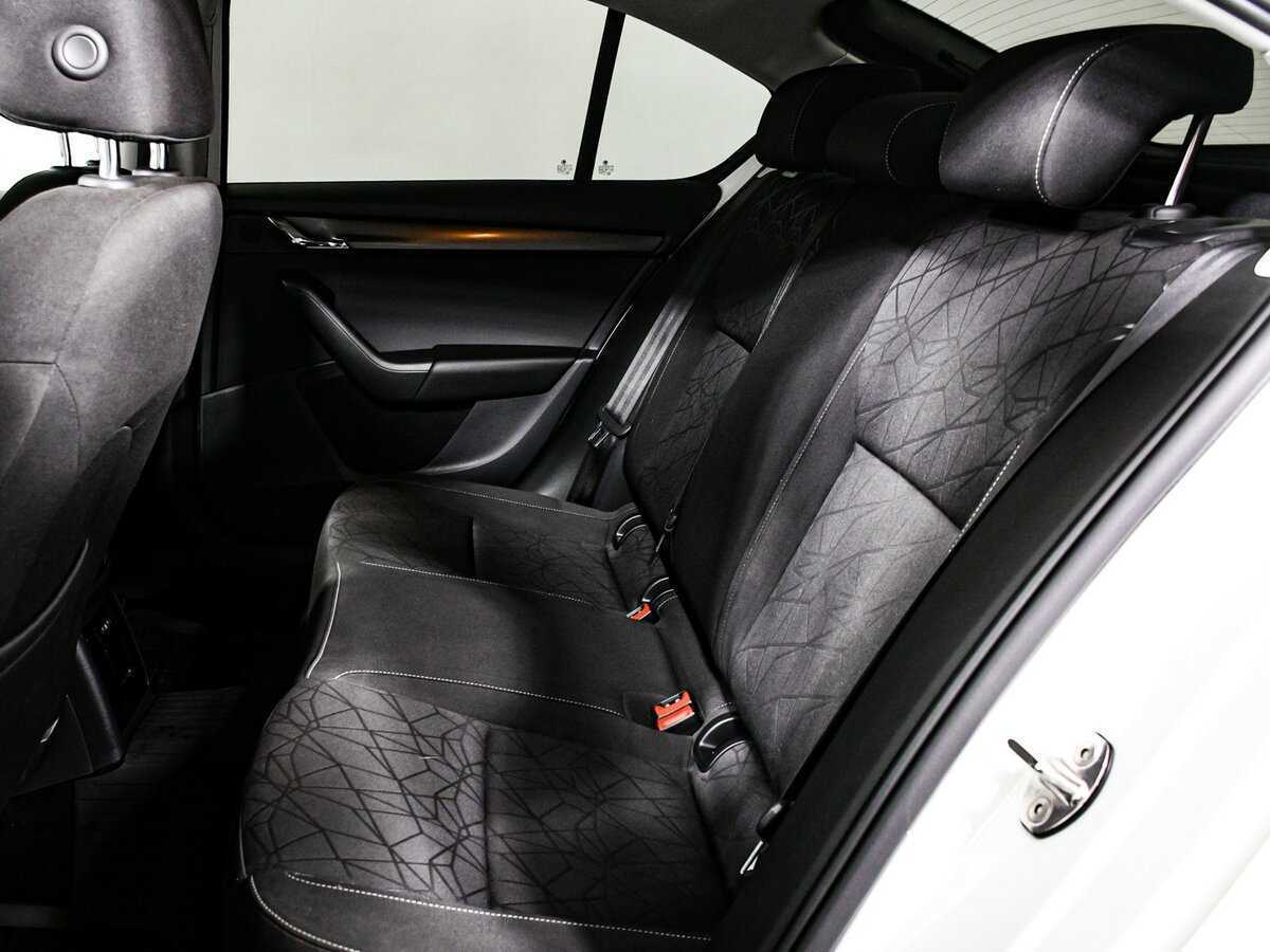 Skoda Octavia 2019 года с пробегом. Фото: #10