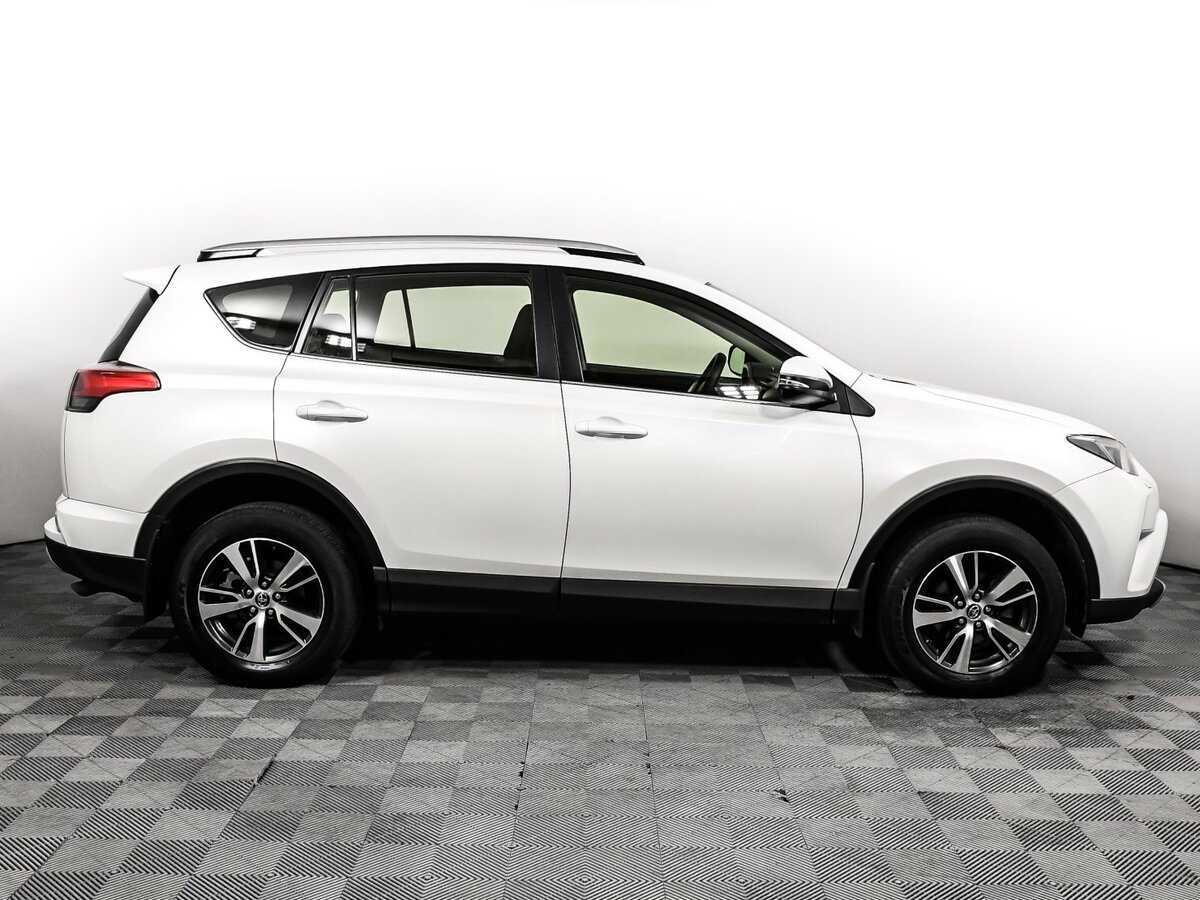 Toyota RAV4 2016 года с пробегом. Фото: #3