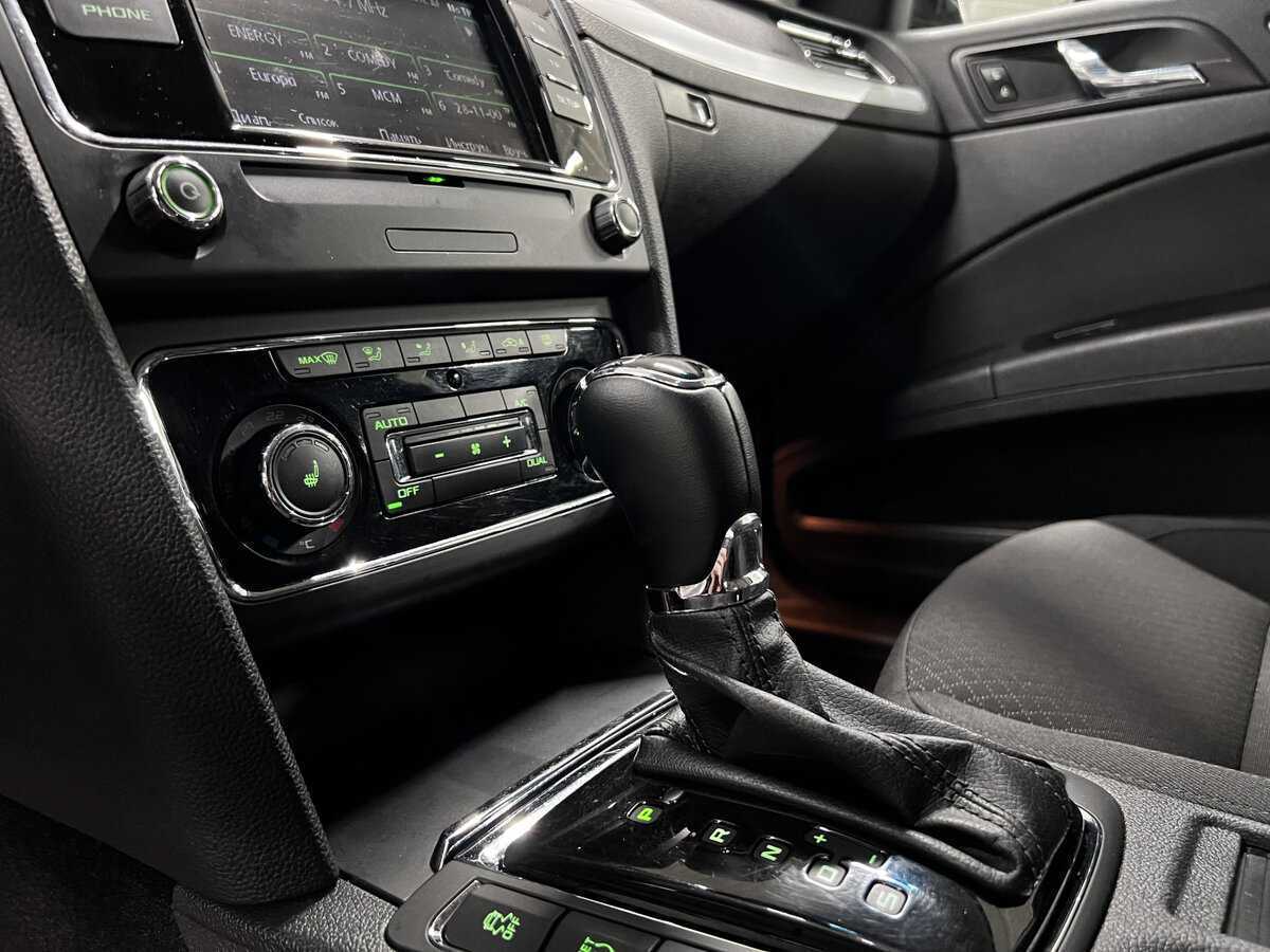 Skoda Superb 2013 года с пробегом. Фото: #18