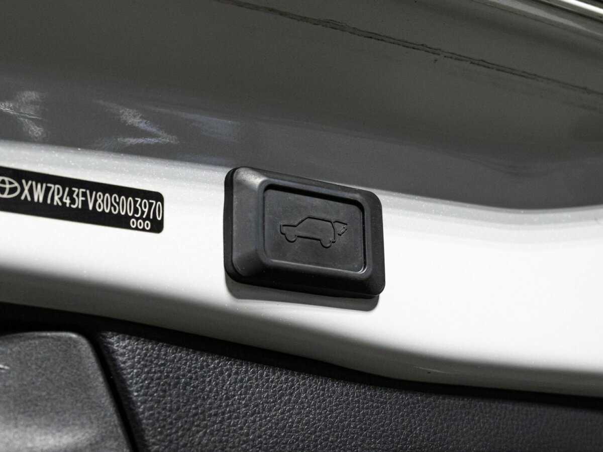 Toyota RAV4 2019 года с пробегом. Фото: #19