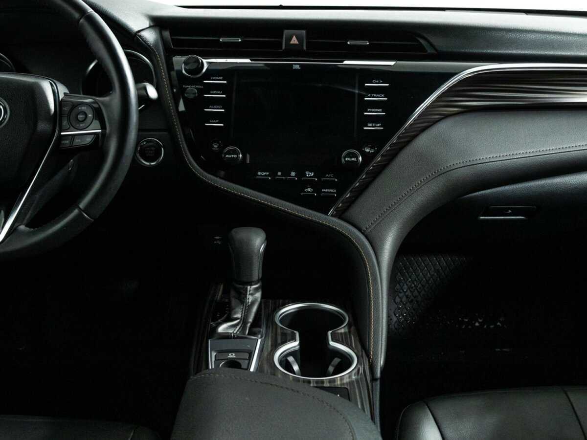 Toyota Camry 2018 года с пробегом. Фото: #13
