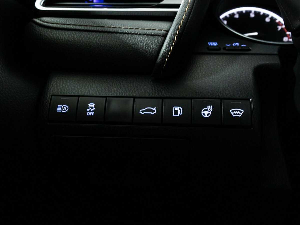 Toyota Camry 2018 года с пробегом. Фото: #18