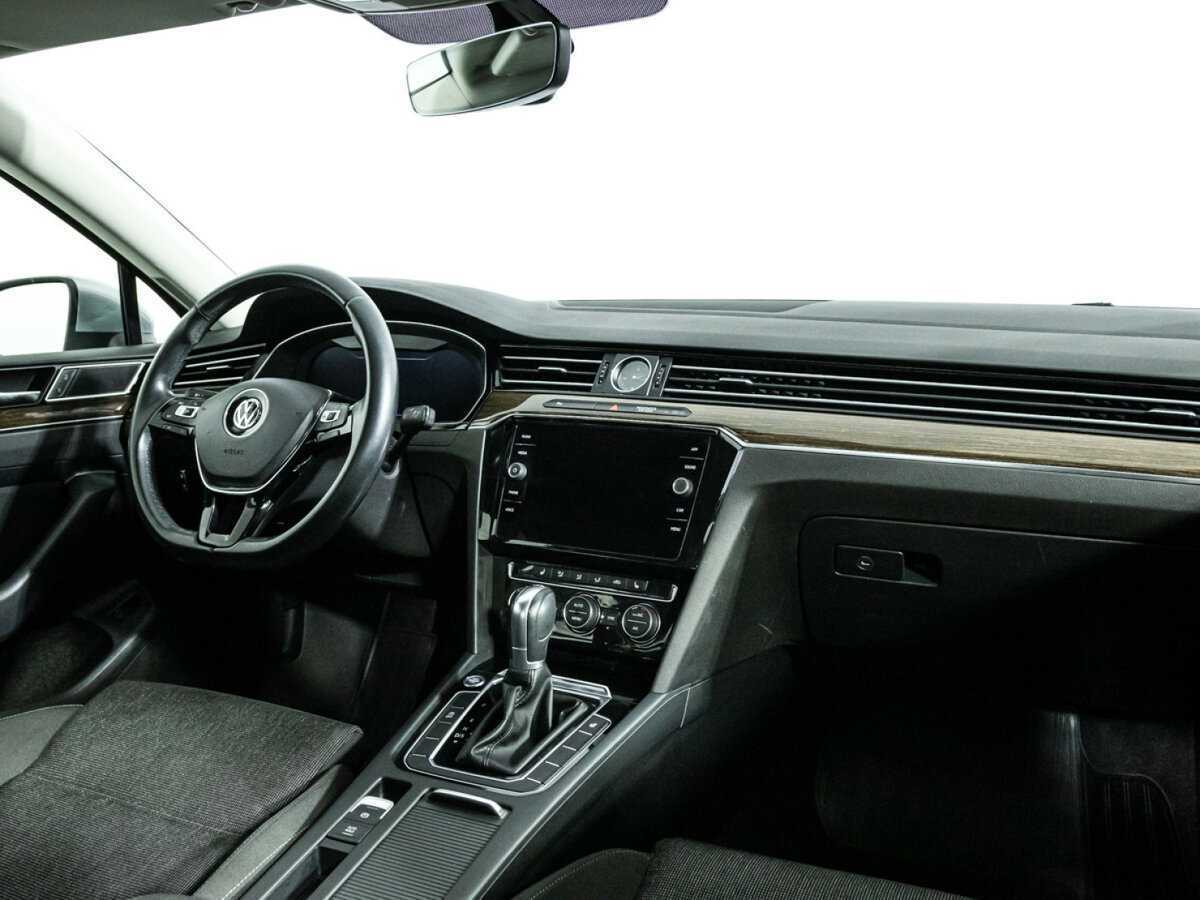 Volkswagen Passat 2017 года с пробегом. Фото: #8