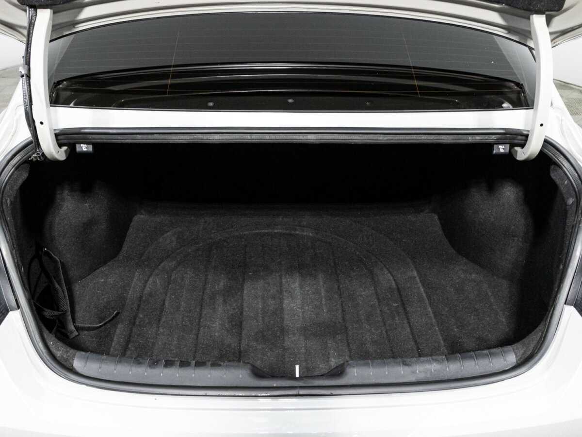 Hyundai Elantra 2021 года с пробегом. Фото: #14