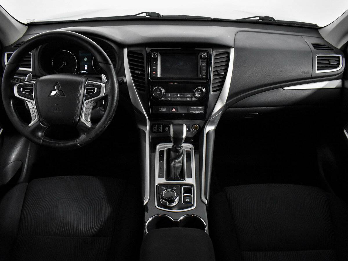 Mitsubishi Pajero Sport 2018 года с пробегом. Фото: #13