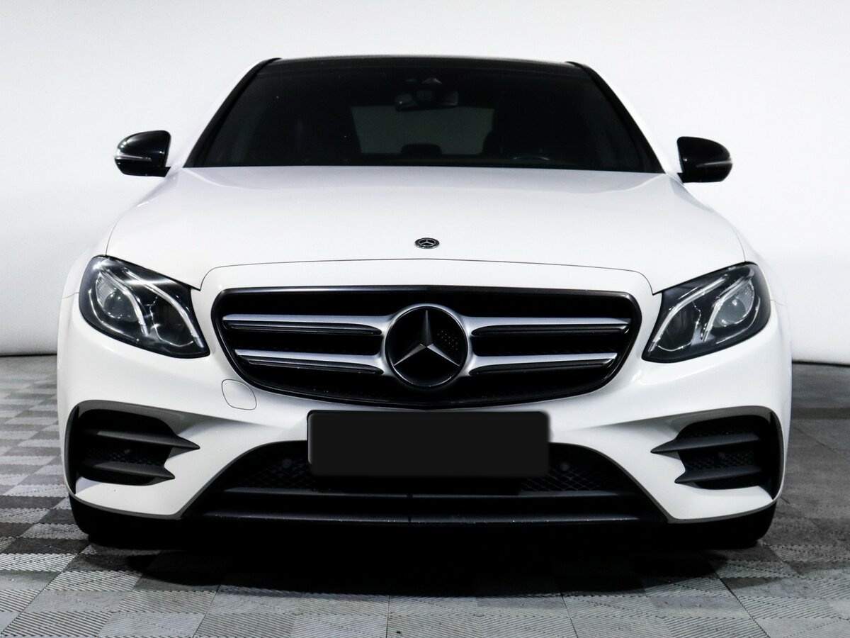 Mercedes-Benz E-Класс 2017 года с пробегом. Фото: #1